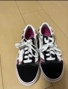 【値下げ】【新品】キッズ　バンズ　スニーカー18.5センチ