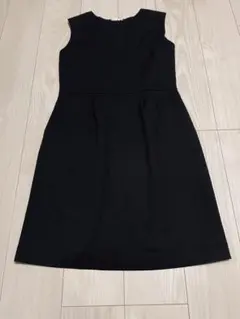 ユニクロ　ポンチノースリーブワンピース　新品