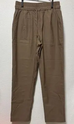 テーパードパンツ