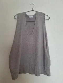 LOWRYS FARM　 グレー (ラメ)ニットベスト