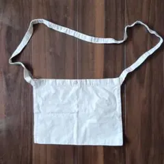 【極美品】シンプル サコッシュ ホワイト 白 ボタン付 ショルダーバッグ