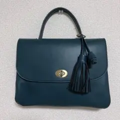ショルダーバッグ タッセル付き　ハンドバッグ　グリーン