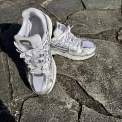 Nike スニーカー US 8 シルバー/ホワイト