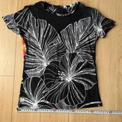 デシグアル　ボタニカル柄 半袖Tシャツ ブラックのサムネイル