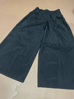 ブラック ワイドパンツ