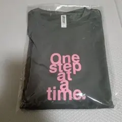 glimmer Tシャツ One step at a time L