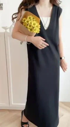 Vネックロングワンピース Lサイズ 　　　　　　　　　　ブラック