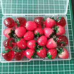 No.906 いちごのチャーム　24個　ケース入り