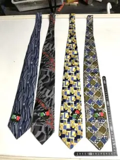 Valentino Gigli シルク100% ネクタイ　まとめて4本★428E