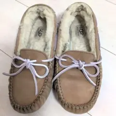 UGG モカシン ベージュ 24cm - メルカリ