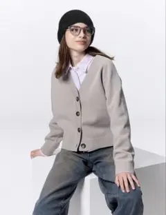 GU スポンジニットVネックカーディガン