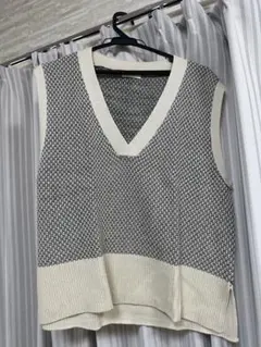 ニットベスト Vネック ホワイト ブラック