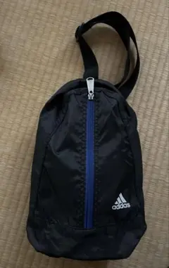 アディダス　ボディバッグ