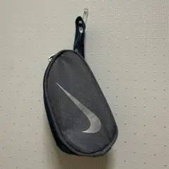 Nike 小型ジッパーバッグ グレー・ネイビーのサムネイル