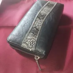 黒いレザー長財布 ヘビ柄ストライプ　美品　ユニセックス