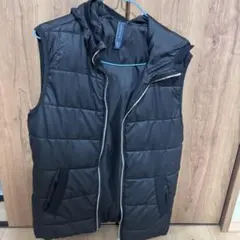 【値下げあり】ZARA MAN ブラックダウンベスト フード付き！！