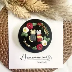 刺繍ブローチorヘアゴム✳︎謹賀新年✩︎お着物にゃんこBLACK