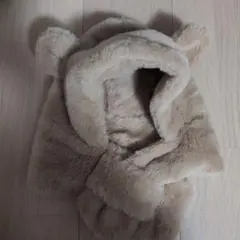 ベージュ クマ耳帽子とマフラー