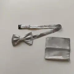 【ブライダル】蝶ネクタイ・ポケットチーフセット