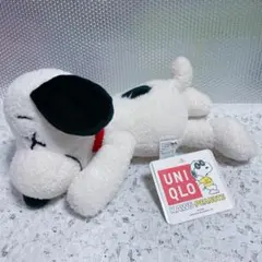 ❸タグ付き　ユニクロ KAWS × PEANUTS スヌーピー ぬいぐるみ S