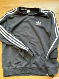 adidas ブラック トレーナー