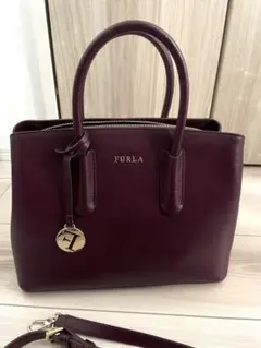 レッド ハンドバッグ