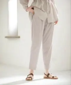 グローバルワーク　ウツクシルエットリネンテーパードパンツ　ライトベージュ　S