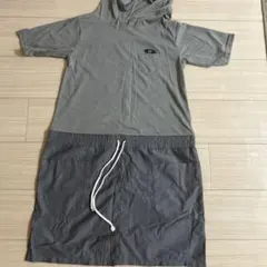 新品DRUGSTORE’Sフード付きチュニックタイプ