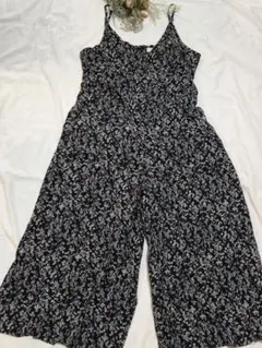【セポ】キャミソールサロペットパンツ オールインワン 小花柄 黒　Mのサムネイル