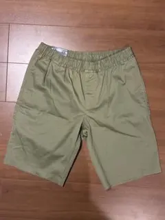 Tommy Hilfiger オリーブグリーンショートパンツ