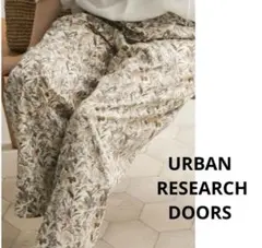 URBAN RESEARCH DOORS フラワープリントイージーパンツ