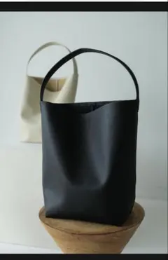 【1年8組ヒラさん専用】JISTORY レザー 編み込み ワンショルダー A4 1年8組ヒラさん専用】JISTORY レザー 編み込み ワンショルダー