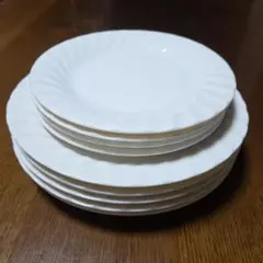 中古品　白い皿 9枚セット 波型デザイン