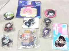 鬼滅の刃　アクリルスタンド　アクリルキーホルダー　缶バッジ　まとめ10点