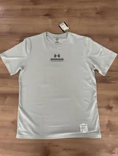 UNDER ARMOUR Tシャツ Mサイズ　ライトグレー