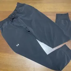 アンダーアーマー ブラック パンツ