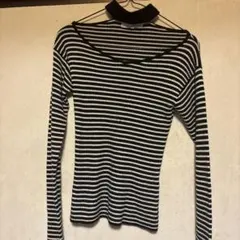 黒と白のストライプ 長袖ニット