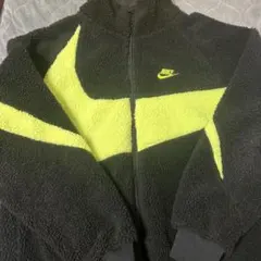 Nike ダウン ジャケット 黒/蛍光イエロー