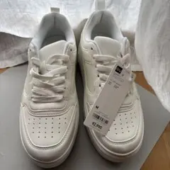 【再値下げ！新品未使用】GU ホワイト ボリュームソールコートスニーカー M