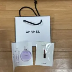 CHANEL LA COLLECTION ピンバッジ&香水 ショッパー付きのサムネイル