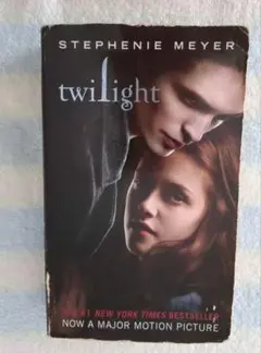 Twilight ペーパーバック洋書 by Stephenie Meyer