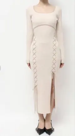 新品未使用　RESEXXY レースアップタイトニットワンピース　アイボリー