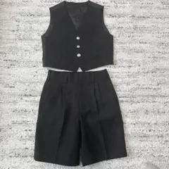ダークグレー ベストとショートパンツセット