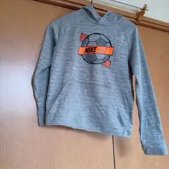 Nike サッカーボールデザイン パーカー