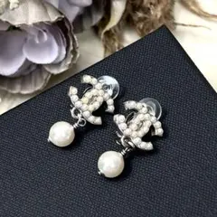 美品 シャネル イヤリング ココマーク フェイクパール シルバー 06V