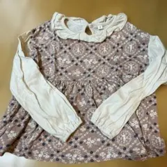 ウサギと花柄の長袖ブラウス