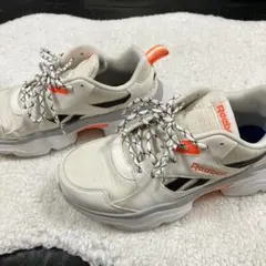 S*読様 Reebok ホワイト/オレンジ スニーカー