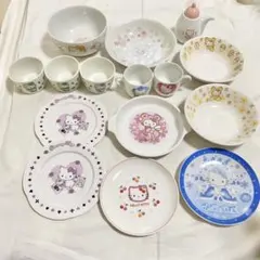 新品　美品　ハローキティ　食器　カップ　お皿　食器