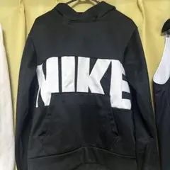 Nike フード付きパーカー ブラック/ホワイト