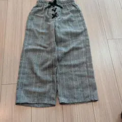 ワイドパンツ　チャコールグレーチェック柄　130